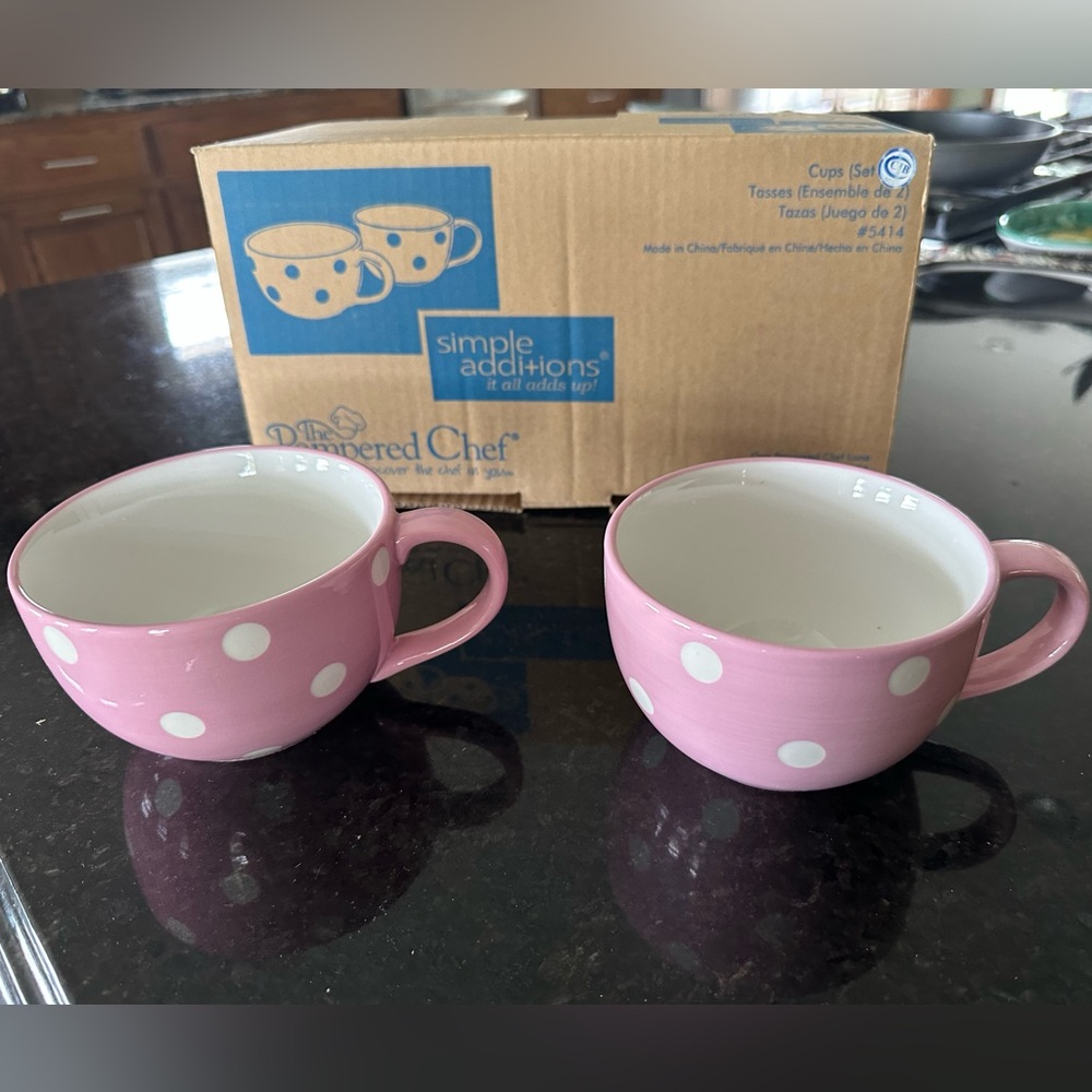 Pampered Chef Pink Polka Dot Set of two 16 Oz Cup Mug, Help Whip Breast Cancer